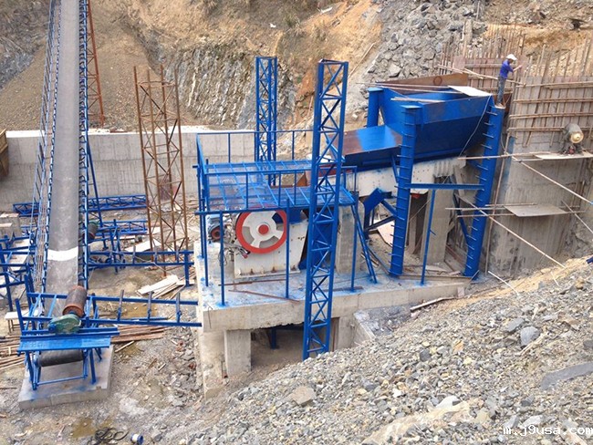 颚式破碎机作业现场